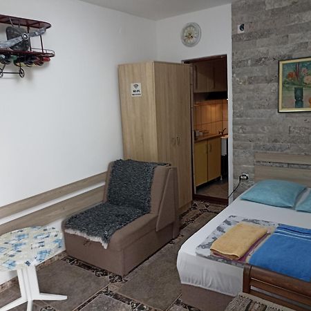 Mini Garsonjera Hotel Подгорица Екстериор снимка