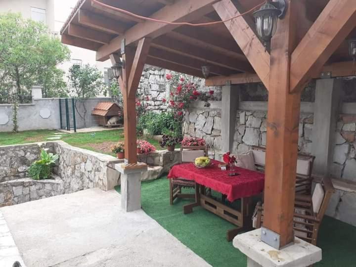 Mini Garsonjera Hotel Подгорица Екстериор снимка